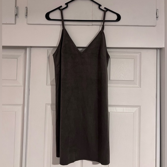 Aritzia Wilfred Free Vegan Suede Vivienne Slip Dress. Size Small. - Picture 5 of 7